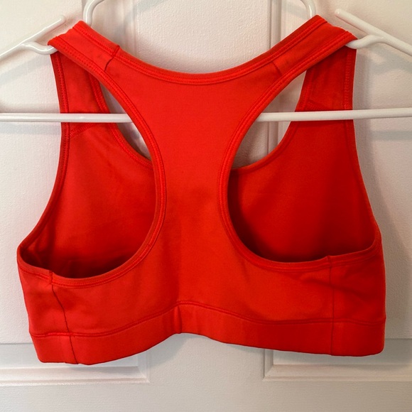Nike, sports bra used but still in good condition, size Medium. - Picture 2 of 2